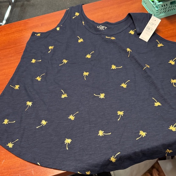 Loft outlet palm tree tank L // 083014 - Picture 1 of 2